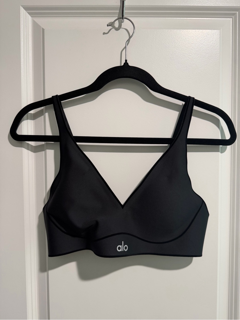 Alo Airlift Top Notch Bra - Picture 2 of 6